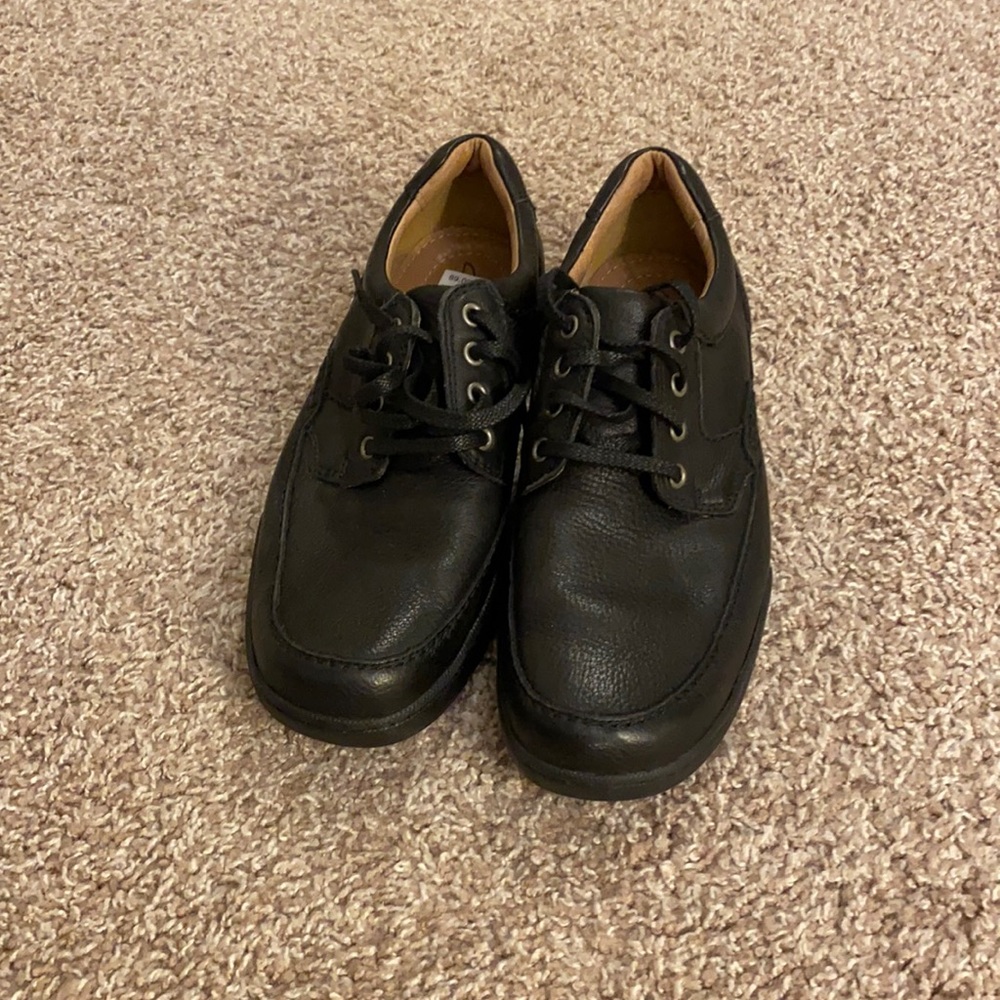 Brand new clarks dress shoes